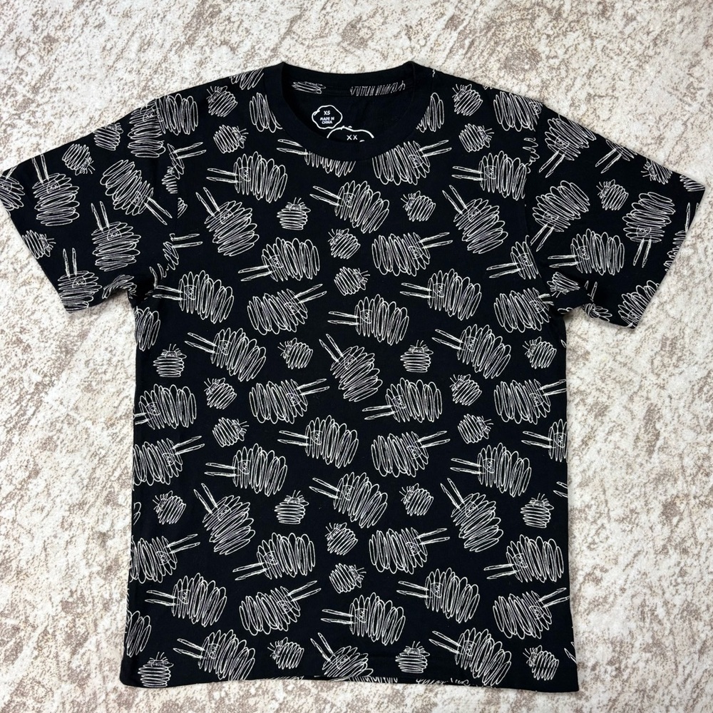 Uniqlo Kaws x Peanuts Graphic All‎ Over Print Tee Size XS